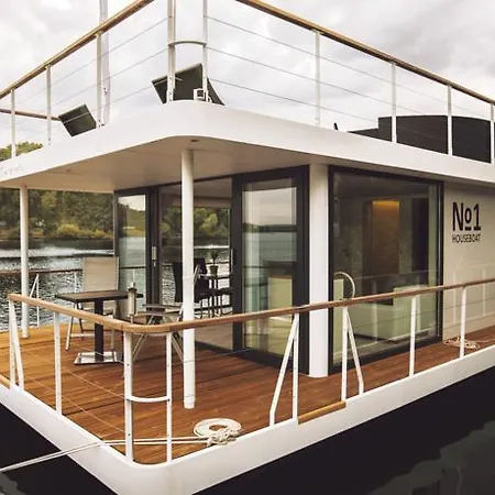 Botel Vipliving Houseboat