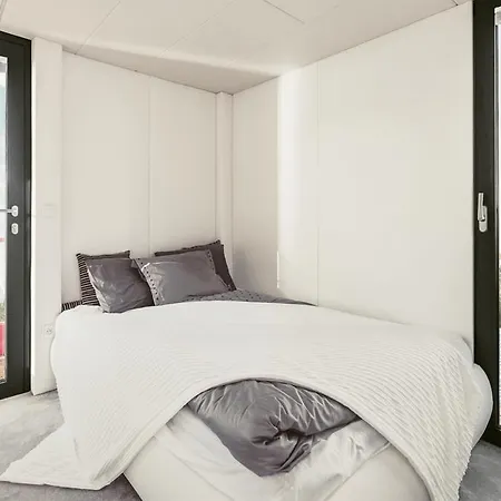 بوتيل Vipliving Houseboat